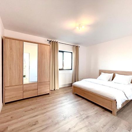 Apartmán Express Estates Lisaura Exteriér fotografie