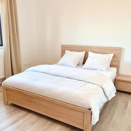 Apartmán Express Estates Lisaura Exteriér fotografie